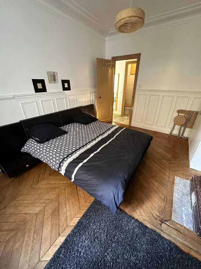 Bel Appartement Rue Oberkampf Paris France